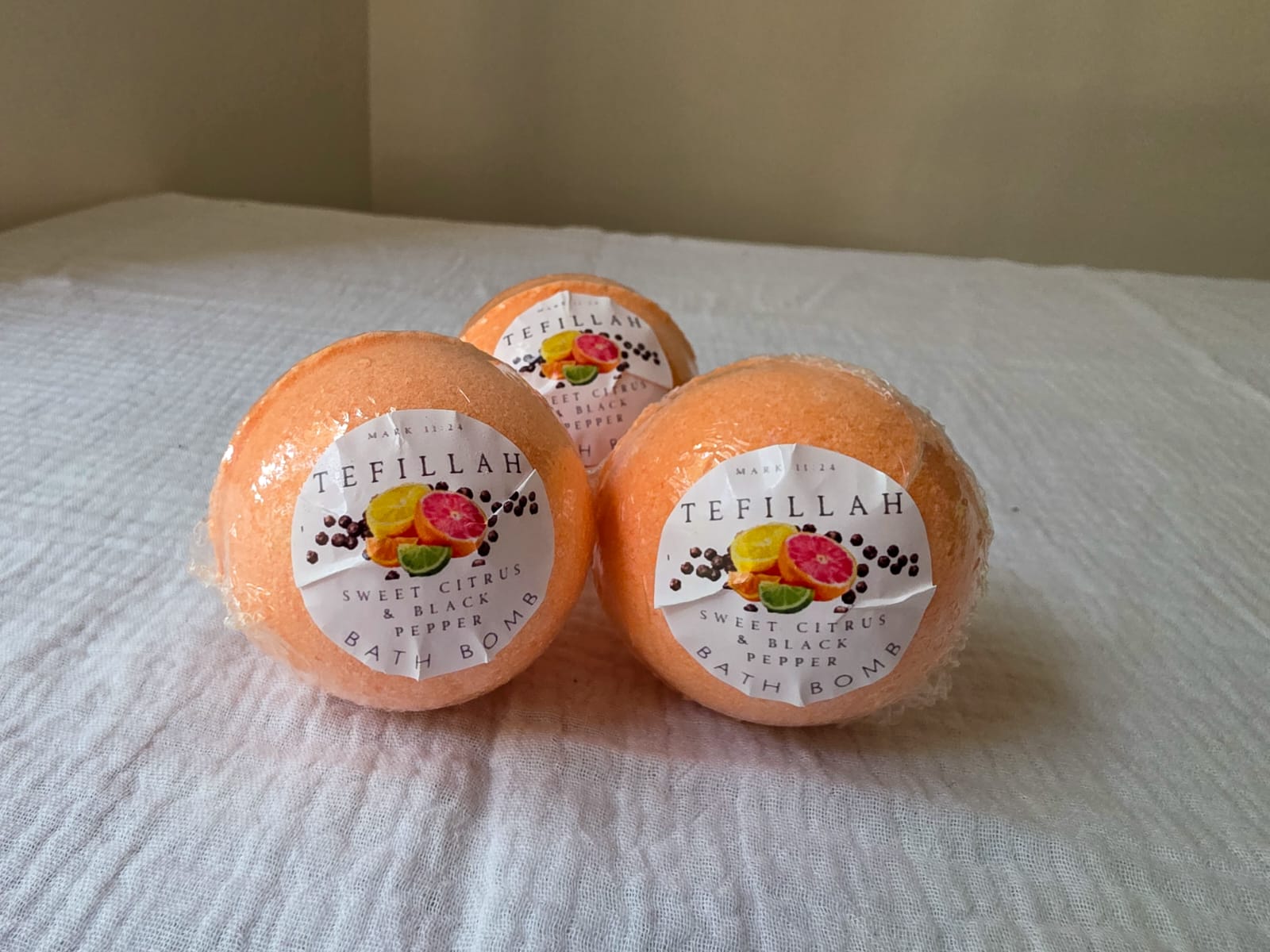 Homemade Sweet Citrus & Black Pepper Bath Bomb by Tefillah Handmade Products — energising and grounding unisex bath bomb with bright citrus and warm spiced notes